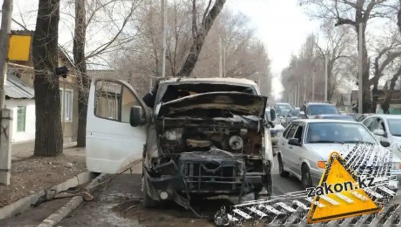 Авто на газе сгорело в Алматы