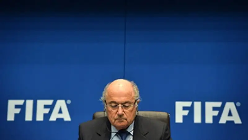 Блаттер пригрозил обвиняющим его в коррупции тюрьмой за клевету