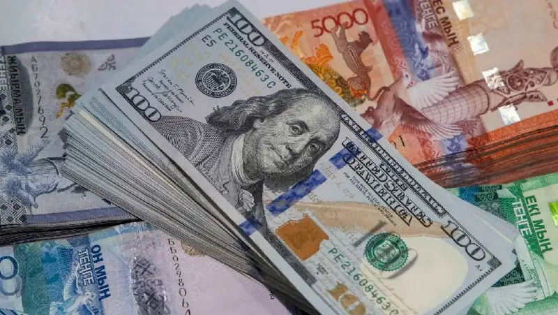 Курс доллара снова вырос на торгах