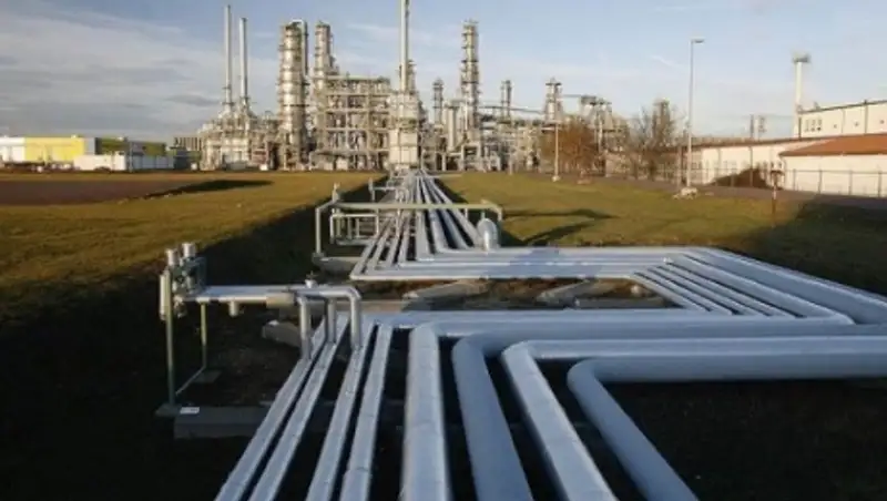 Казахстан не будет снижать объемы поставок нефти в Китай - глава КМГ