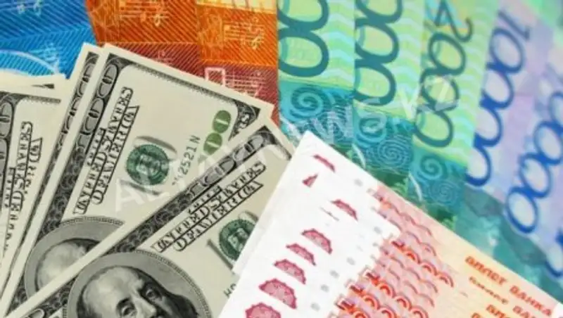 На дневных торгах курс доллара составил 326 тенге