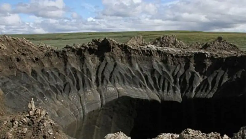 Ученые: в гигантской воронке на Ямале нет ничего загадочного