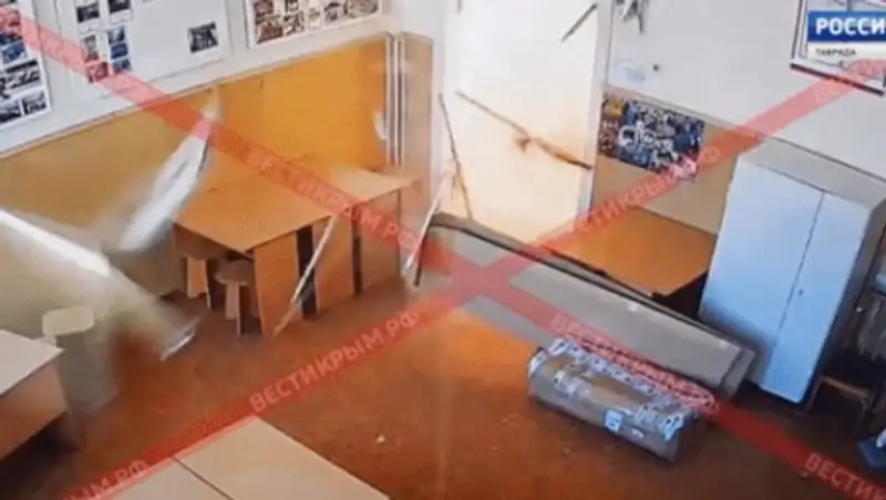 Опубликовано видео момента нападения на керченский колледж