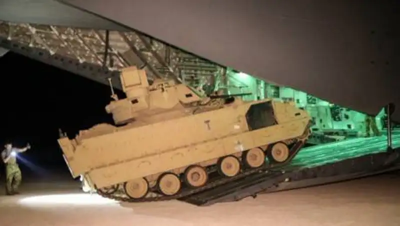 США отправили в Сирию боевые машины