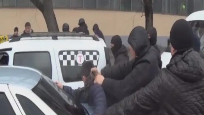 Сразу 13 наркоторговцев предстали перед судом в Костанае