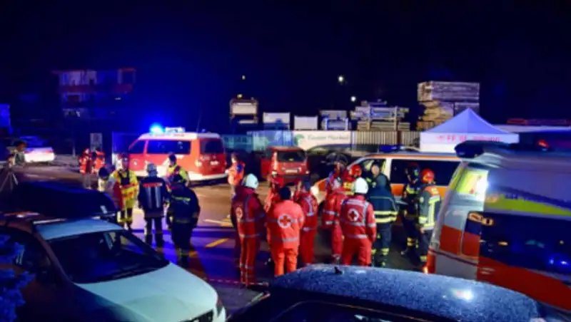 В Италии пьяный водитель сбил группу туристов