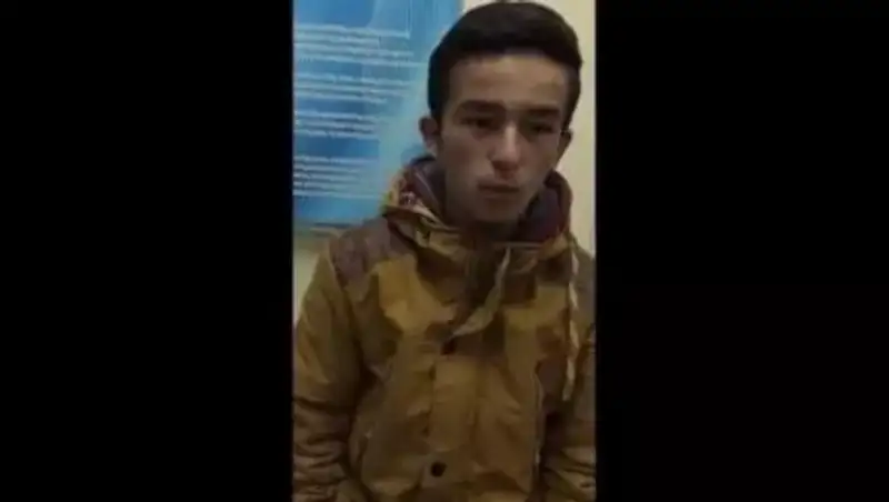 В Сети появилось видео с парнем, который спас 8-летнюю девочку от изнасилования