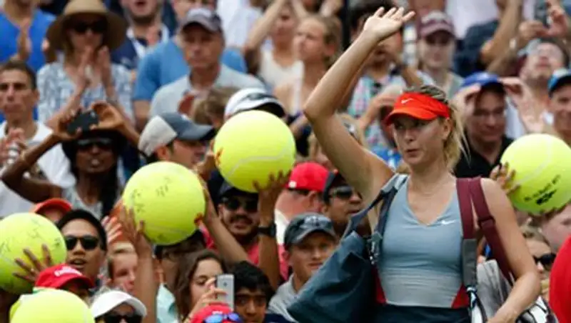 Шарапова квалифицировалась на итоговый турнир года