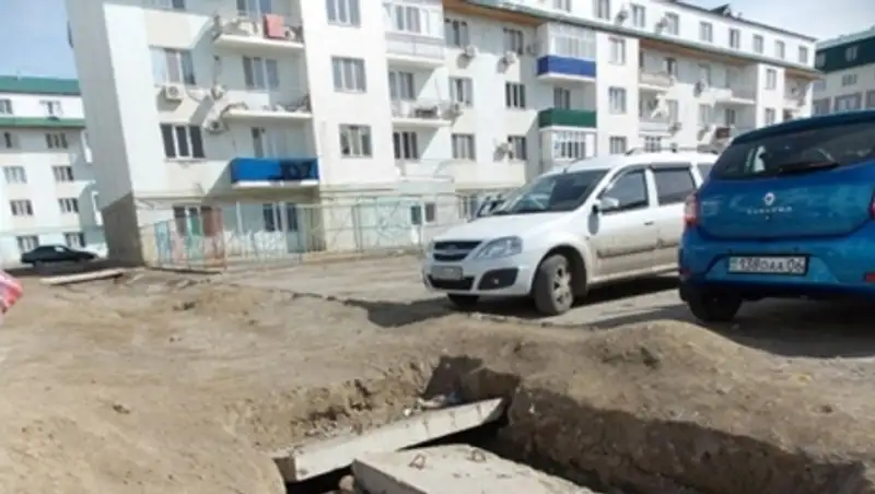 В Атырау не нашли виновного в смерти раздавленного бетонной плитой ребенка