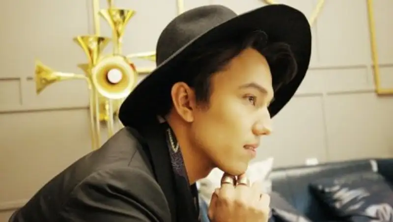 Димаш Кудайбергенов возглавил топ самых популярных звезд в Китае