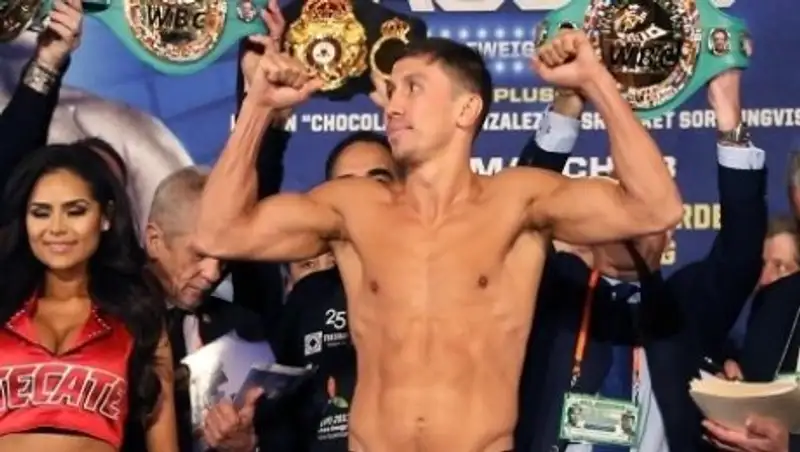 Головкин прошел взвешивание до боя с Альваресом  