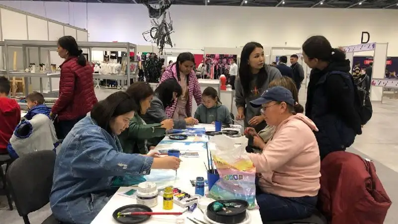Творческие мастер-классы провели на выставке «Kids EXPO. Балалар әлемі» в Нур-Султане