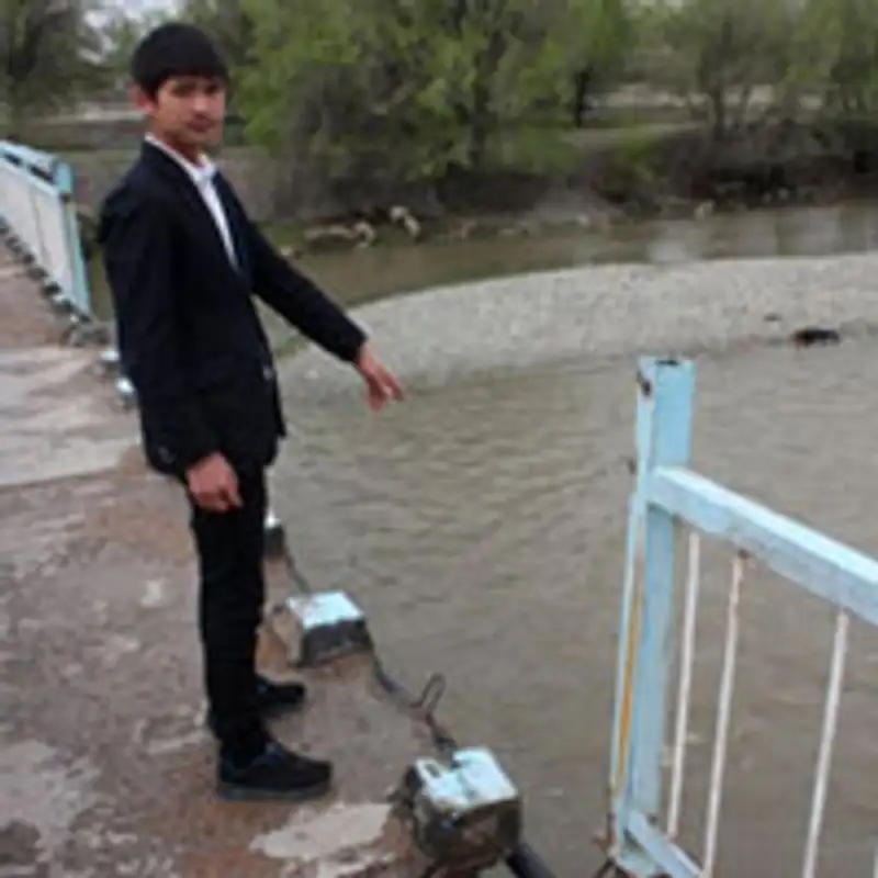 В Талдыкоргане ученик 8 класса спас от неминуемой гибели двух малолетних детей, фото - Новости Zakon.kz от 17.04.2013 15:00