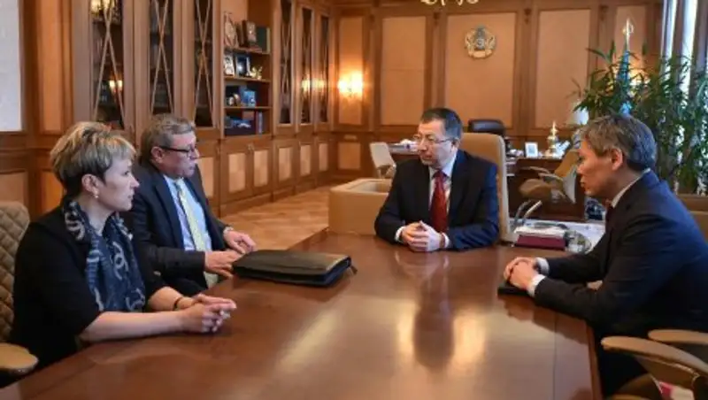 Южно-Казахстанским ветеранам ВОВ вручат нагрудные знаки «75 лет битвы за Москву»