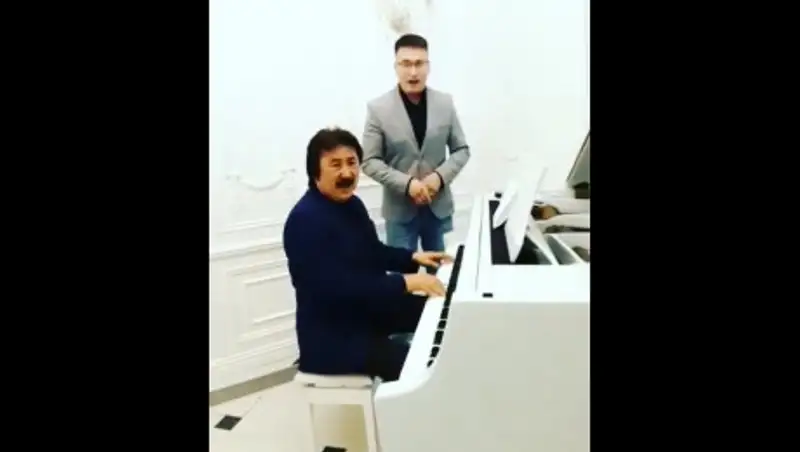 Казахстанский композитор сочинил песню про коронавирус