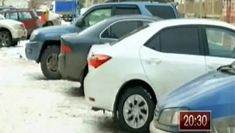 В Павлодаре стихийные автопарковки навязчиво предлагают свои охранные услуги