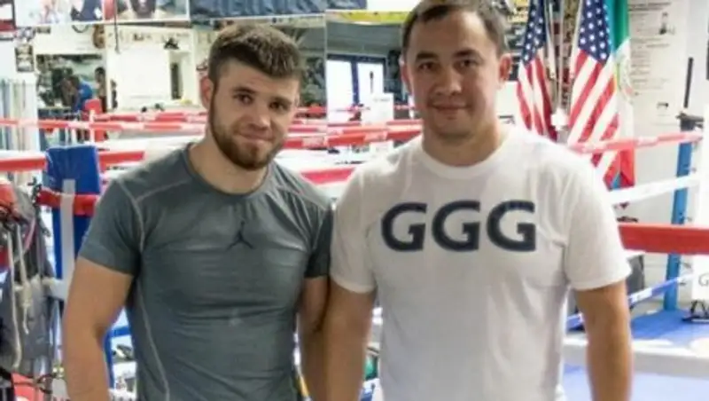 Руслан Мадиев готовится к бою под руководством Максима Головкина