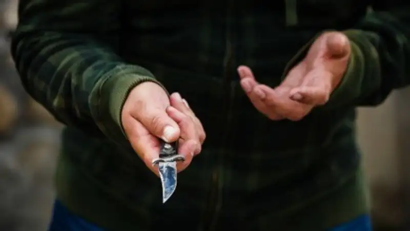 Двое мужчин напали на подростка в Темиртау