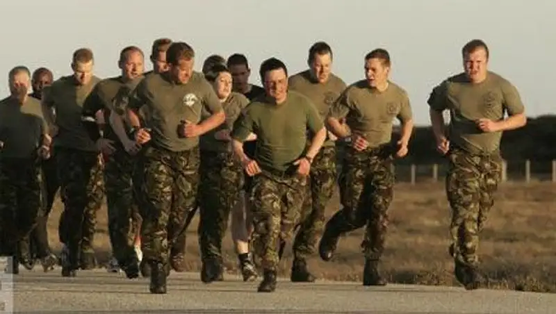 Армия Великобритании запустила кампанию, по поиску кадров среди "несчастливых британцев"