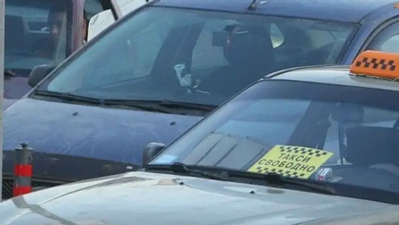 4 таксистов задержаны в аэропорту Алматы за назойливость 