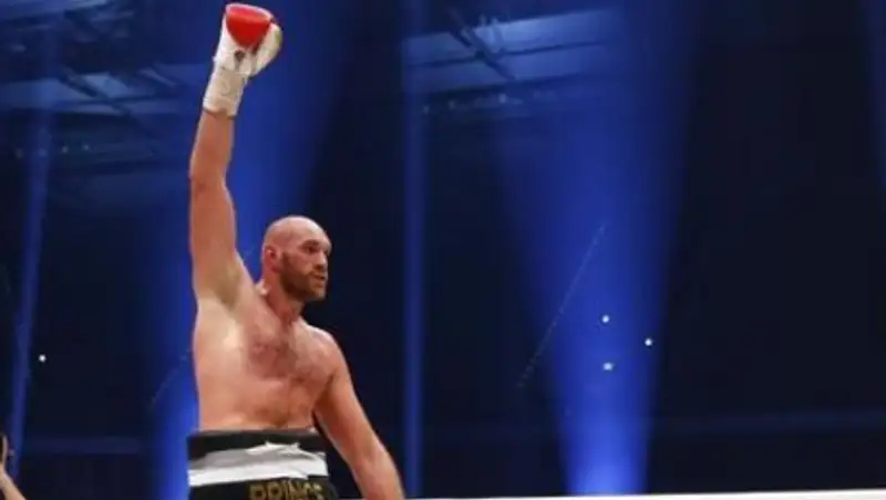 Владимир Кличко проиграл Тайсону Фьюри