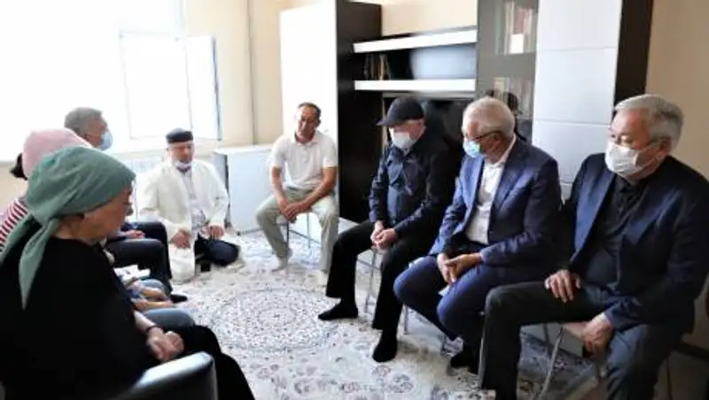 Сапарбаев встретился с семьей погибшего под Таразом прокурора