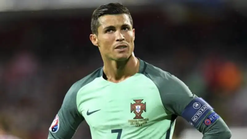 Роналду дисквалифицирован на пять матчей