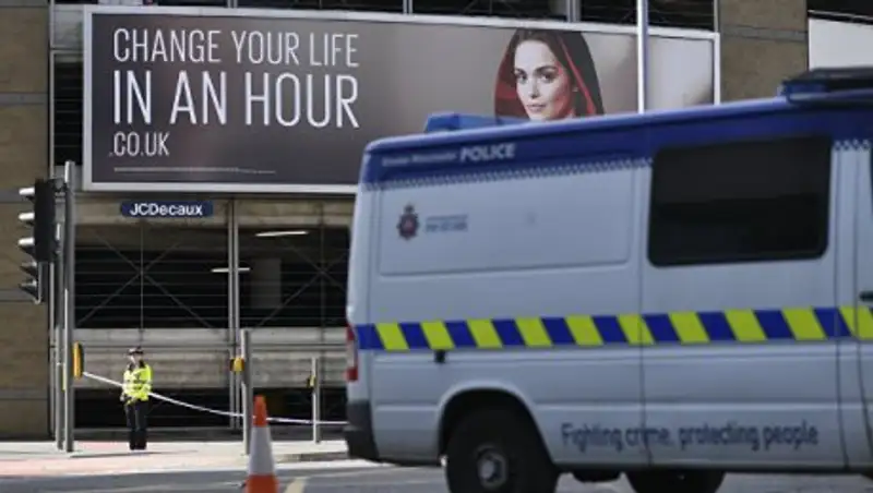 Ариана Гранде приостановила концертный тур после теракта в Манчестере