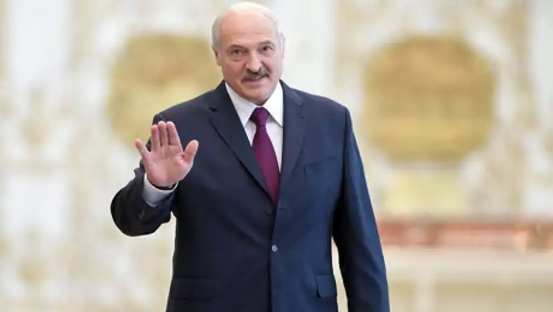 Лукашенко: Порошенко должен сделать все для того, чтобы народ поддержал его