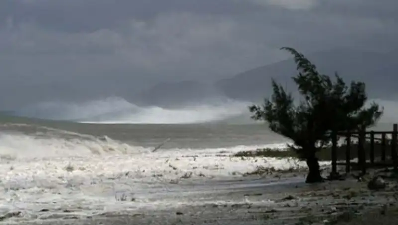 На Филиппины надвигается мощный тайфун