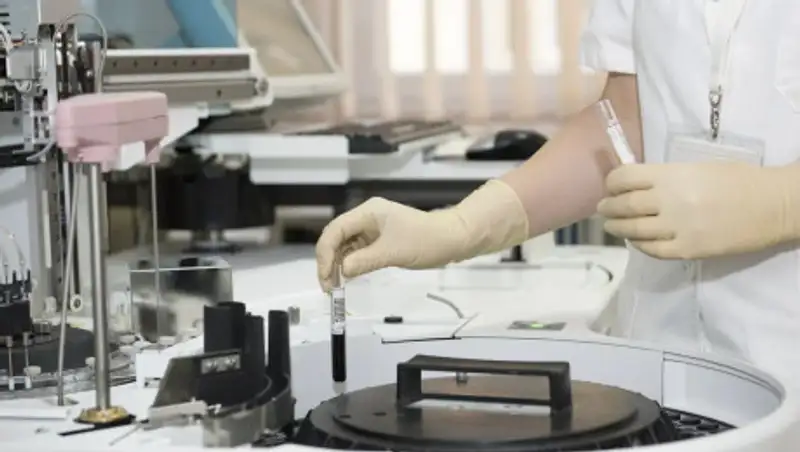 Токаев поздравил ученых с разработкой тестов на определение коронавируса