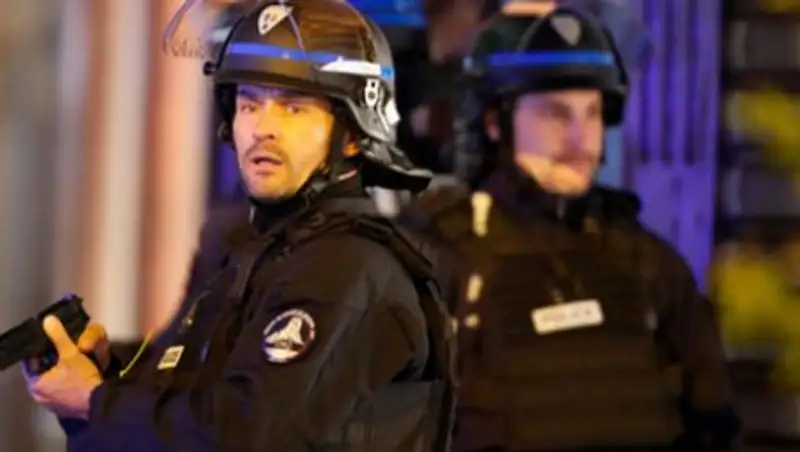 Во французском Реюньоне исламист открыл стрельбу по полицейским