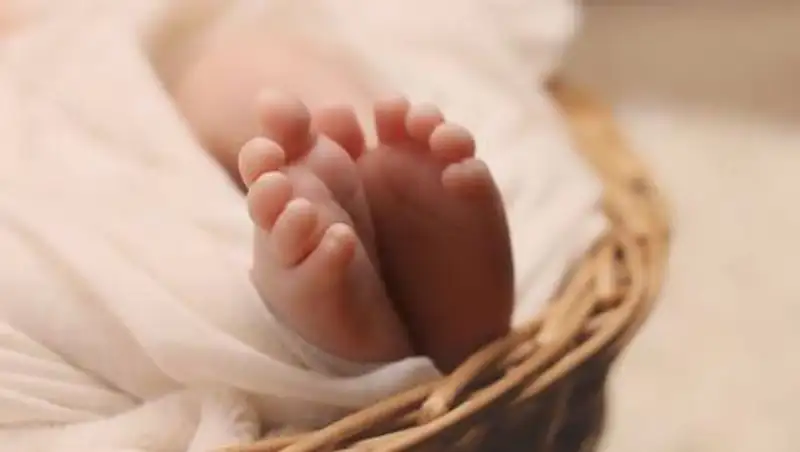 Студентка выбросила новорожденного в туалет в ЗКО