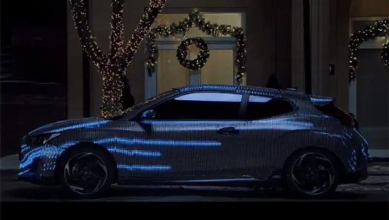 Новый Veloster полностью покрыли светодиодами