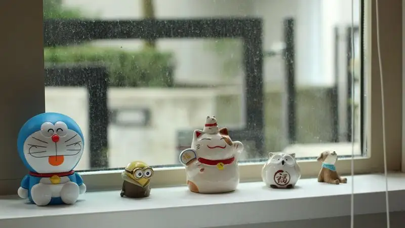 В Актобе двухлетняя девочка выпала из окна с пятого этажа