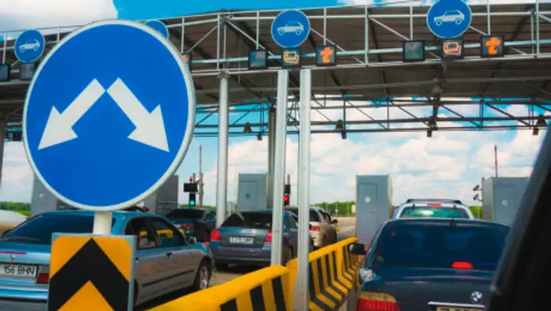 На платных дорогах Казахстана вводится дифференцированный тариф на проезд