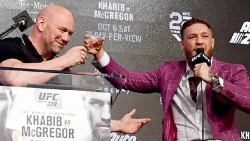 Сколько МакГрегор и  Нурмагомедов могут заработать за бой