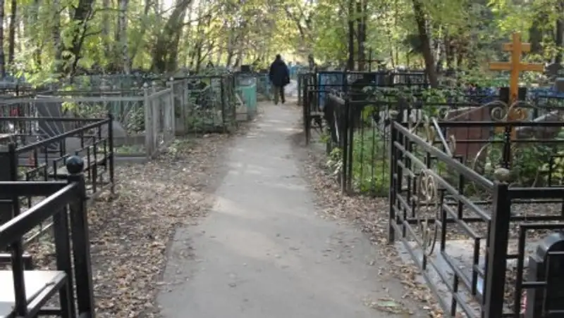 Жители пригорода Актобе возмущены новыми расценками сельского кладбища