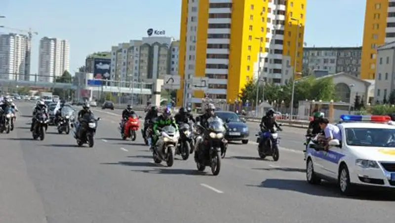 Байкеры Астаны выступили за безопасность на дорогах