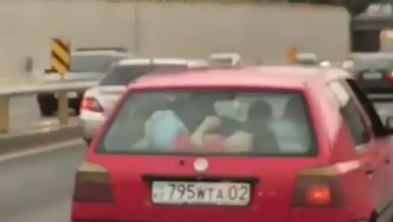 В Алматы наказан водитель, перевозивший ребенка в багажнике