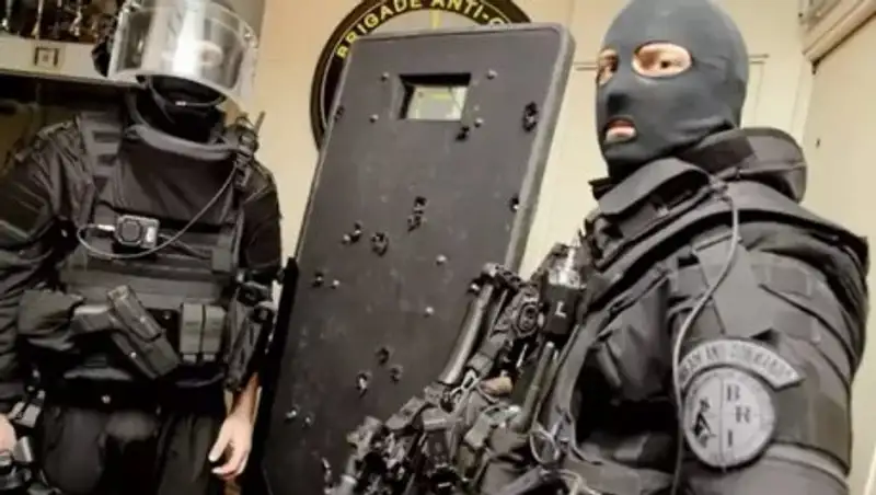 Французские полицейские случайно убили кричавшего «Аллах акбар» мужчину