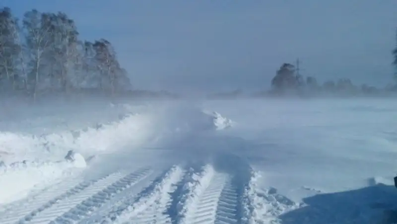 На трассах Карагандинской области продолжаются аварийно-спасательные работы