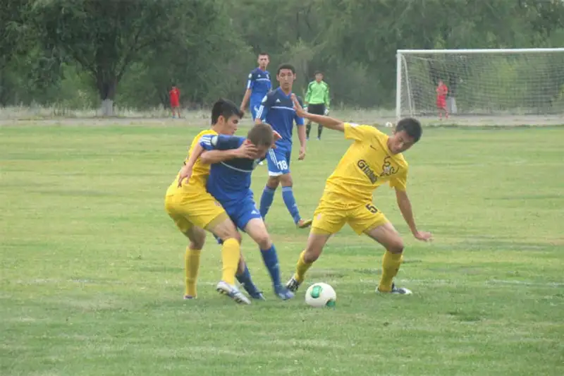 Аслан Оразаев: «Свою жизнь я связываю с футболом» Аслан Оразаев: «Свою жизнь я связываю с футболом», фото - Новости Zakon.kz от 20.11.2013 21:55