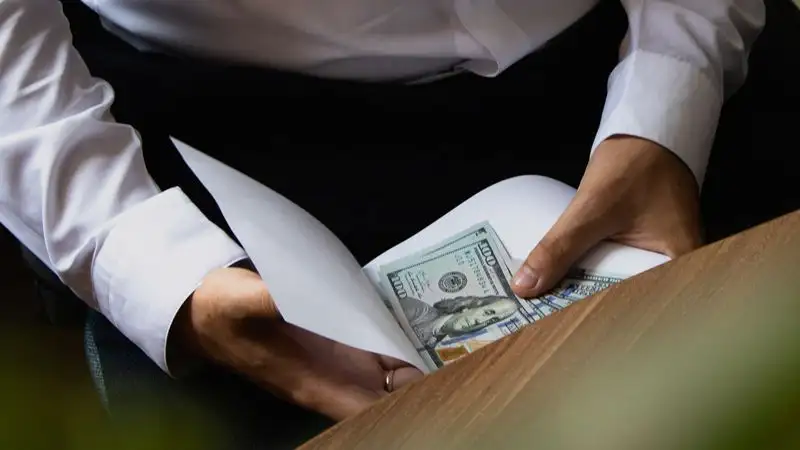 Антикор: Чиновник отдела Минтруда брал взятки у лиц с инвалидностью