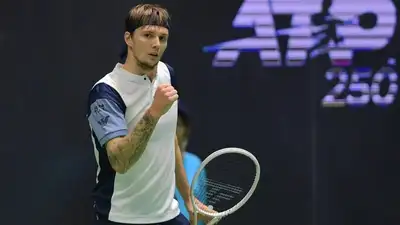 Александр Бублик с трудом пробился в четвертьфинал парного разряда турнира в Антверпене