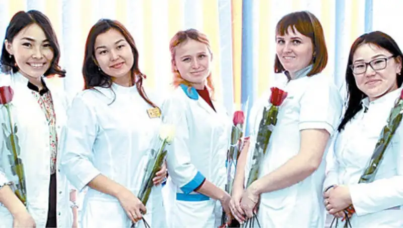 В Акмолинскую область прибывают молодые врачи