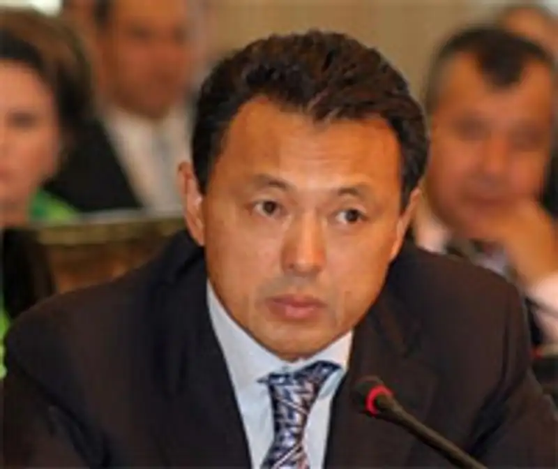 министр нефти и газа Сауат Мынбаев, фото - Новости Zakon.kz от 09.04.2012 17:43