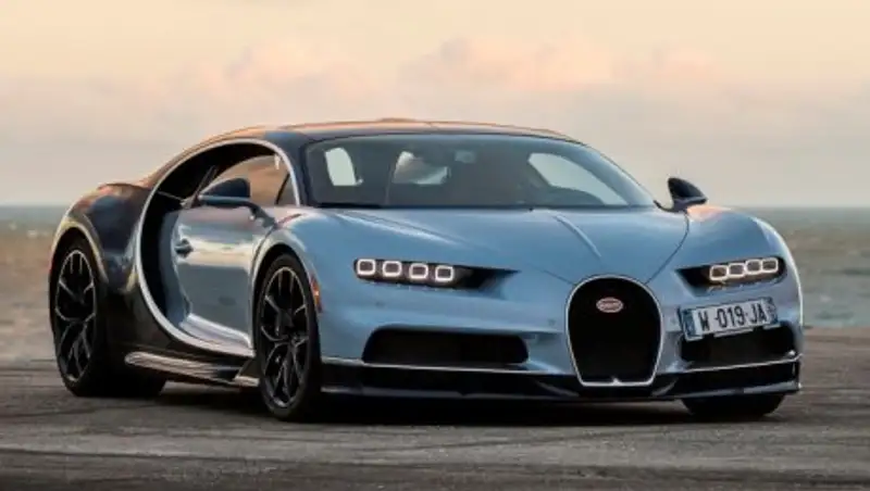 Bugatti вывела на Нюрбургринг новый гиперкар Chiron