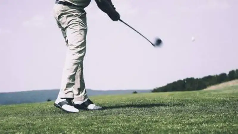 Видео с играющим в гольф Елбасы опубликовано в Сети