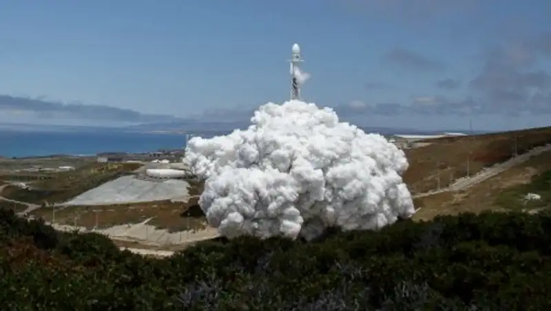 Ракета Илона Маска сожгла камеру фотографа NASA